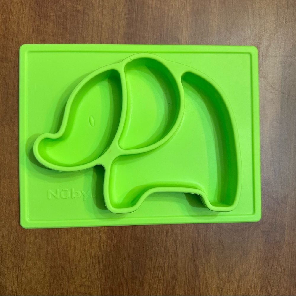 Nuby Sure Grip Miracle Mat All-in-One Feeding place mat  Green Elephant Silicone
